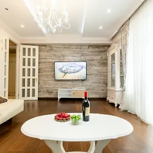 Fabulous On Rustaveli Avenue Апартаменты Тбилиси